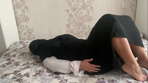 Arab with big tits gets an orgasm
