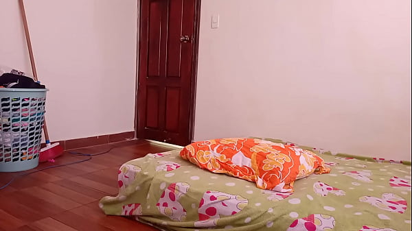 My entered her room while she masturbates and asks me for help to lower her temperature